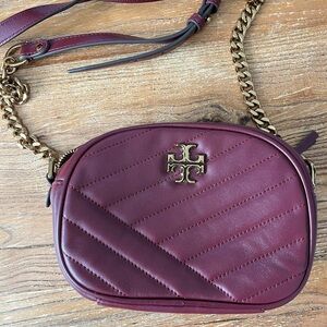Tory Burch SMALL KIRA CHEVRON CAMERA BAG